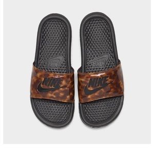 Leopard print Nike slides